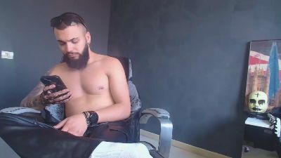 OscarWills live cam on Cam4