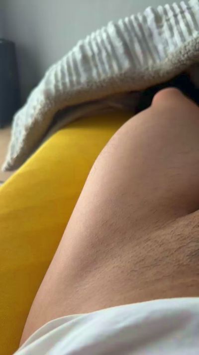 Oscarflores1320 live cam on Cam4