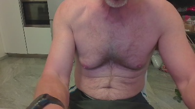 Oszlar live cam on Cam4