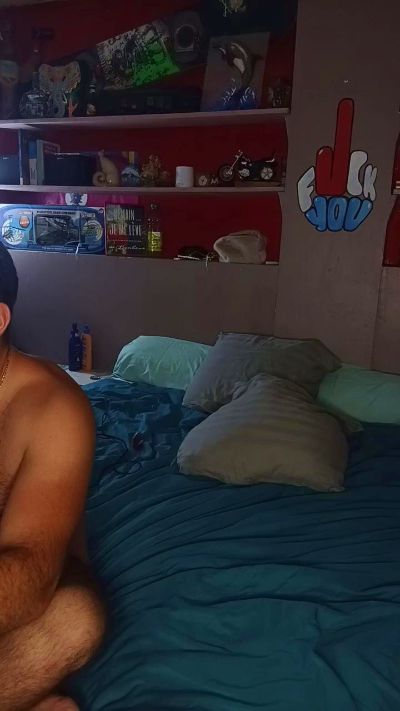 OupsEncoreNous live cam on Cam4