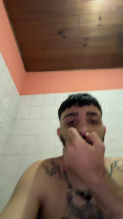 Outher97 live cam on Cam4