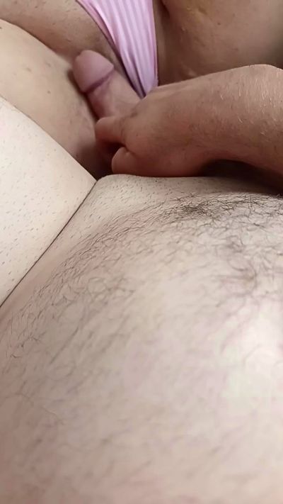 Ovi82 live cam on Cam4