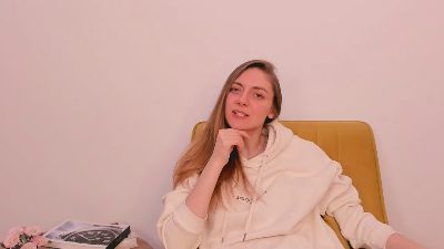 Profile and Statistics for OzellJaarda on Cam4