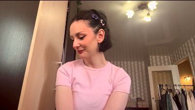 OzellaTrippe live cam on Cam4