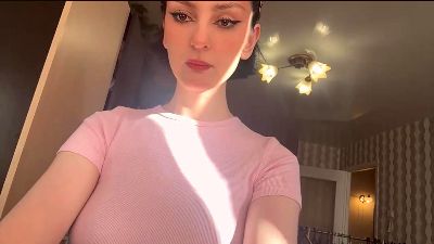 OzellaTrippe live cam on Cam4