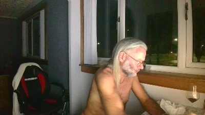 P0ppermeup live cam on Cam4