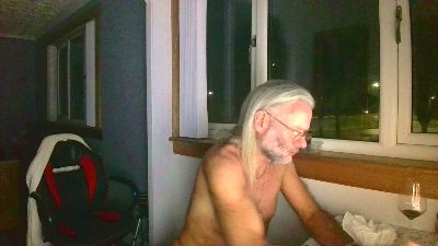P0ppermeup live cam on Cam4