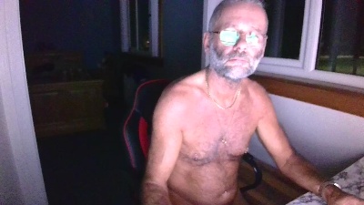 P0ppermeup live cam on Cam4