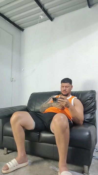 PELAHKWEEDMAN live cam on Cam4