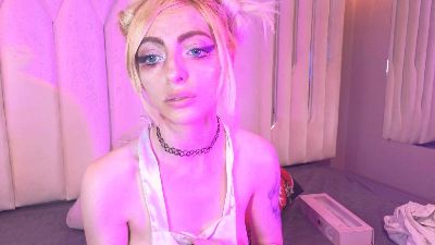 PINKY_DOLL777 live cam on Cam4