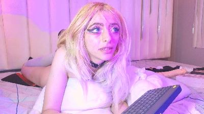 PINKY_DOLL777 live cam on Cam4