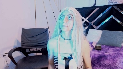 PINKY_DOLL777 live cam on Cam4