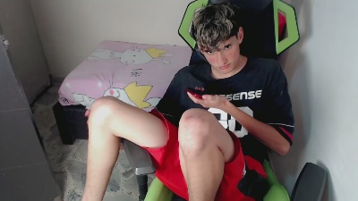 Pablito_junior live cam on Cam4