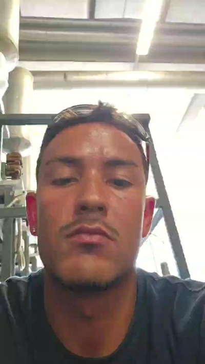 Pablohermano95 live cam on Cam4
