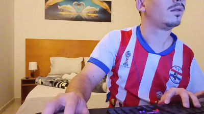 Pablopy00 live cam on Cam4