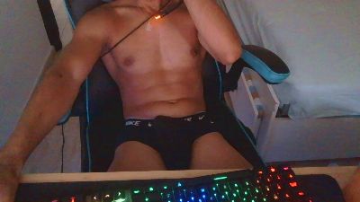 Pamplino94 live cam on Cam4