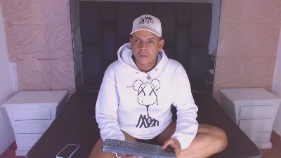 Papi95 live cam on Cam4