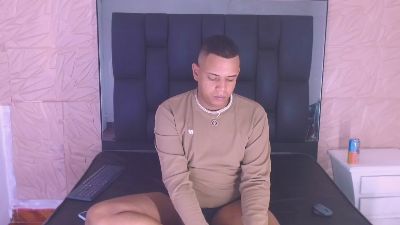 Papi95 live cam on Cam4