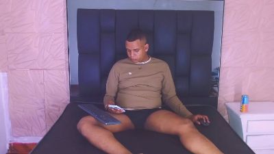 Papi95 live cam on Cam4