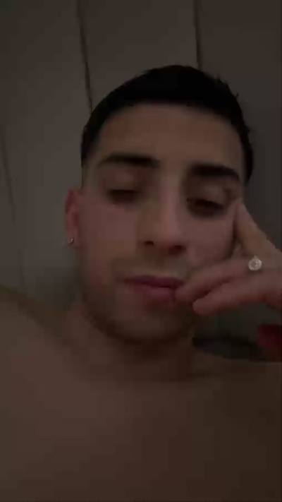 Parejahott27 live cam on Cam4