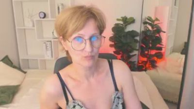 ParisCherry live cam on Cam4