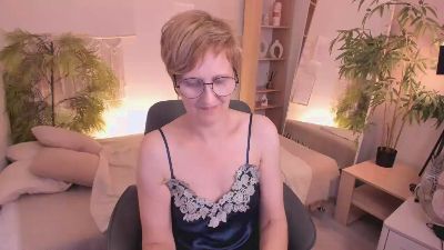 ParisCherry live cam on Cam4