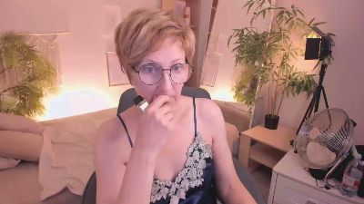 ParisCherry live cam on Cam4