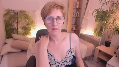 ParisCherry live cam on Cam4