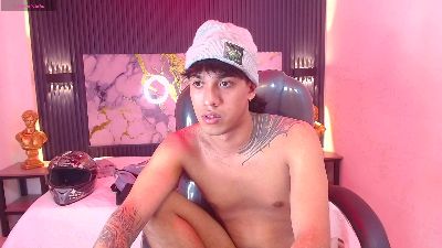 Patrick_James20 live cam on Cam4