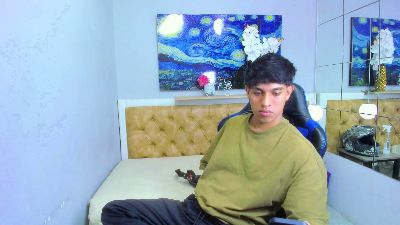 Patrick_James20 live cam on Cam4