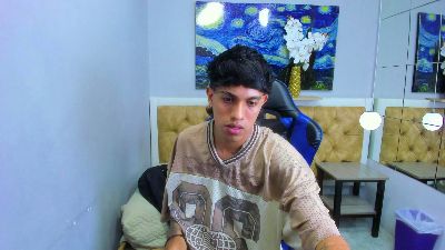Patrick_James20 live cam on Cam4