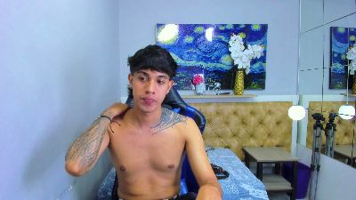 Patrick_James20 live cam on Cam4