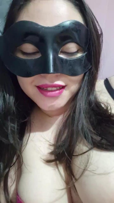 Pauliina_ live cam on Cam4