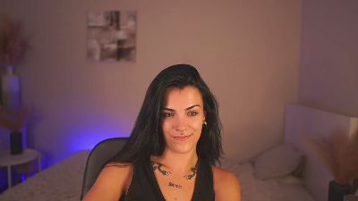 Pauline_2005 live cam on Cam4