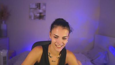 Pauline_2005 live cam on Cam4