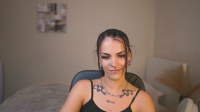 Pauline_2005 live cam on Cam4