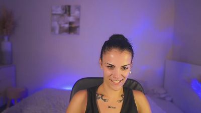 Pauline_2005 live cam on Cam4