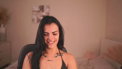 Pauline_2005 live cam on Cam4