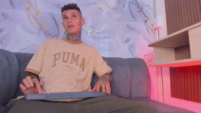 Paulo_527 live cam on Cam4