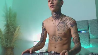 Paulo_527 live cam on Cam4
