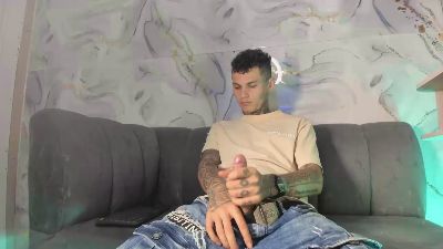 Paulo_527 live cam on Cam4
