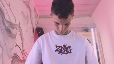 Paulo_527 live cam on Cam4