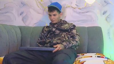 Paulo_527 live cam on Cam4