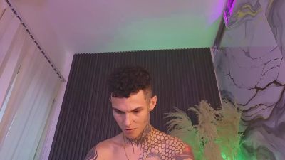 Paulo_527 live cam on Cam4