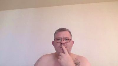 Pawelinio69 live cam on Cam4