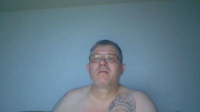 Pawelinio69 live cam on Cam4
