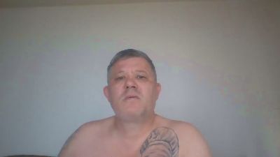 Pawelinio69 live cam on Cam4