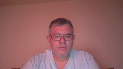 Pawelinio69 live cam on Cam4