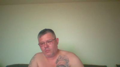 Pawelinio69 live cam on Cam4