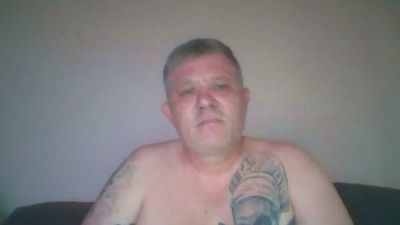Pawelinio69 live cam on Cam4